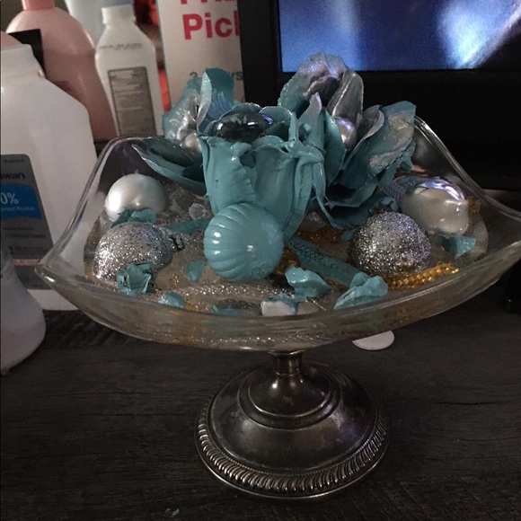 Centerpiece - Picture 9 of 9